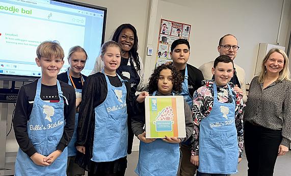 Reken Smakelijk officieel overhandigd aan SBO Belle van Zuylen