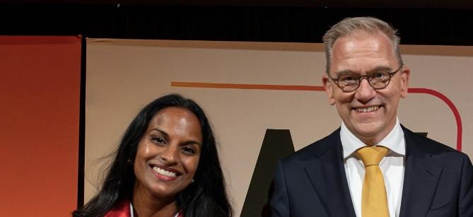 ingrid kuiken met de minister van onderwijs